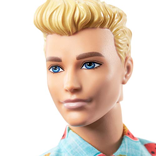 Boneco Ken Barbie Fashionistas 211 Loiro Camiseta Cactos Azul Shorts Branco Tênis HJT10 Mattel Boneco Ken Barbie Fashionistas 211 Loiro Camiseta Cactos Azul Shorts Branco Tênis HJT10 Mattel
