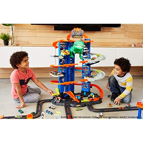 Hot Wheels City Ultimate Garage Track Set with 2 Toy Cars – Square