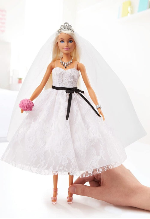 Barbie Fashion Pack: Bridal Outfit Doll with Wedding Dress, Veil, Shoes, Necklace, Bracelet & Bouquet