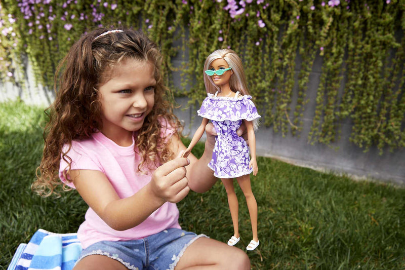 Barbie Loves The Ocean Beach-Themed Doll (11.5-inch Blonde)