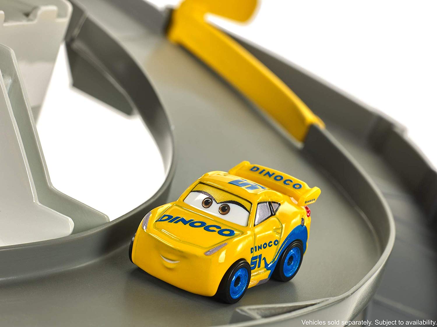 Disney/Pixar Cars Mini Racers Rust-eze Spinning Raceway Playset ...