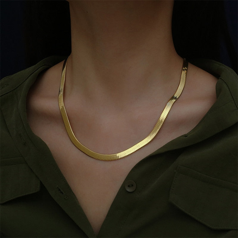 Thick gold choker discount necklace womens