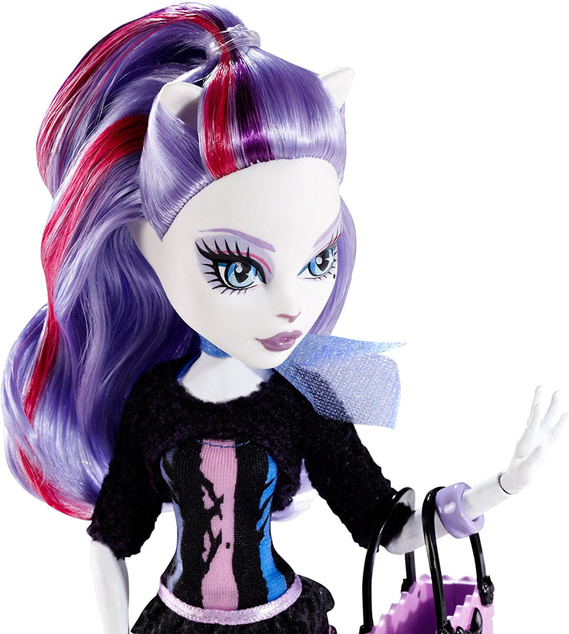 Monster High Gloom and Bloom Daughter of a Werecat Catrine DeMew Doll