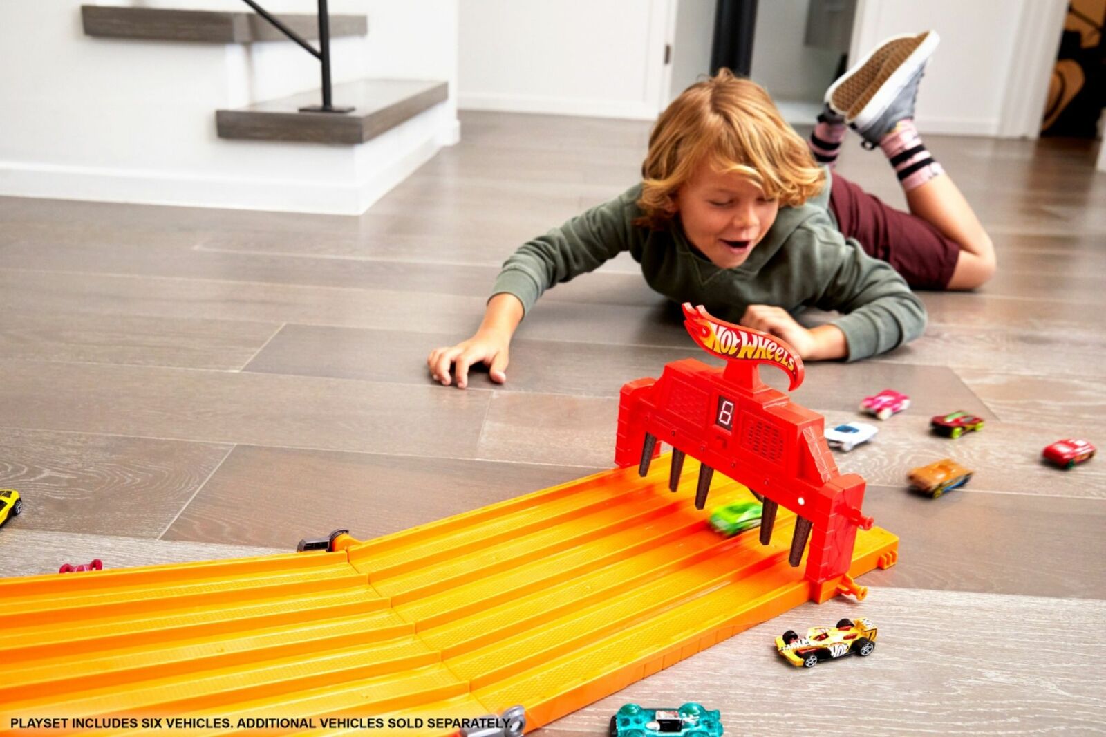 Hot Wheels - Super 6-Lane Raceway Track Set - Orange – Square Imports